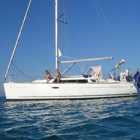 Botel Boat & Sailing Torregrande Sinis Yachting Oristano