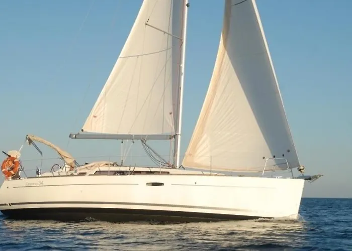 Boat & Sailing Torregrande Sinis Yachting Úszó hotel *