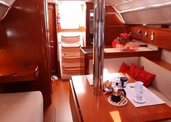 Úszó hotel Boat & Sailing Torregrande Sinis Yachting *