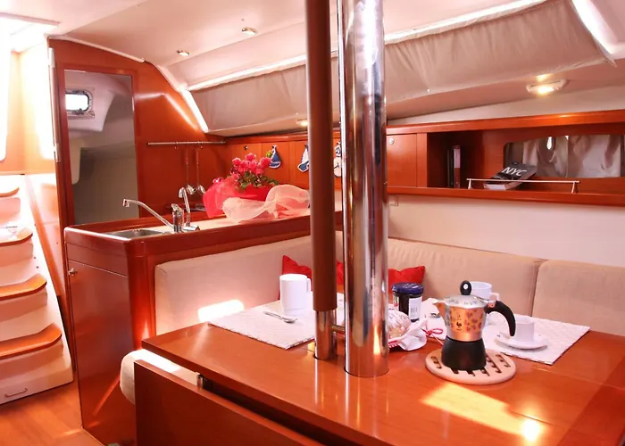 Úszó hotel Boat & Sailing Torregrande Sinis Yachting