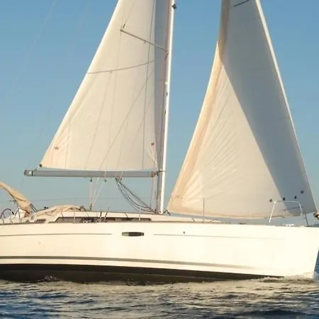 Boat & Sailing Torregrande Sinis Yachting Bateau-hôtel *