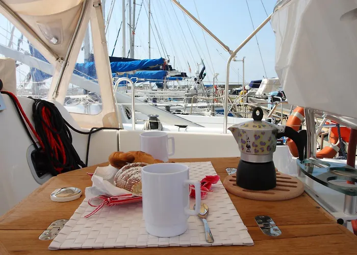 Boat & Sailing Torregrande Sinis Yachting *
